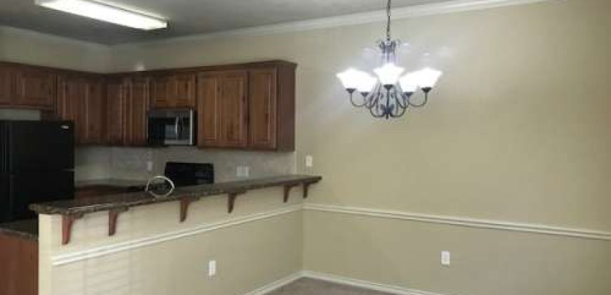 College Station – 3 Bedroom / 3 Bath- 2 story Condo off University Dr. E.