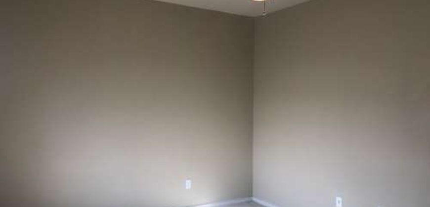 College Station – 3 Bedroom / 3 Bath- 2 story Condo off University Dr. E.