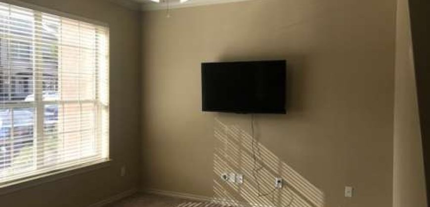 College Station – 3 Bedroom / 3 Bath- 2 story Condo off University Dr. E.