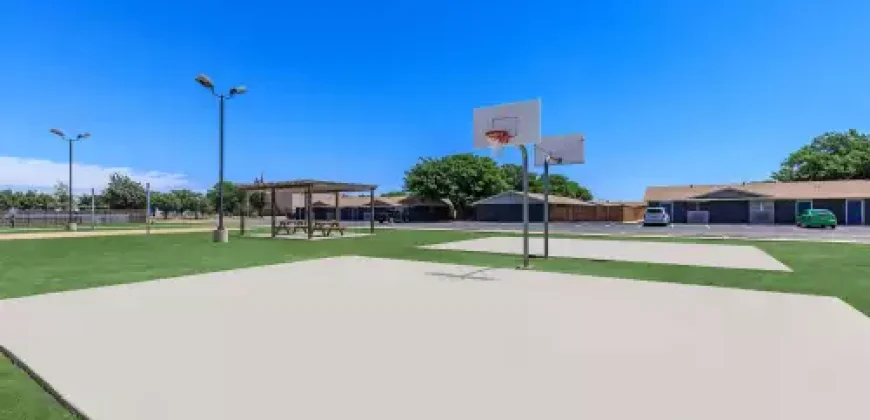 Oak Creek Apartments