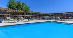 Oak Creek Apartments