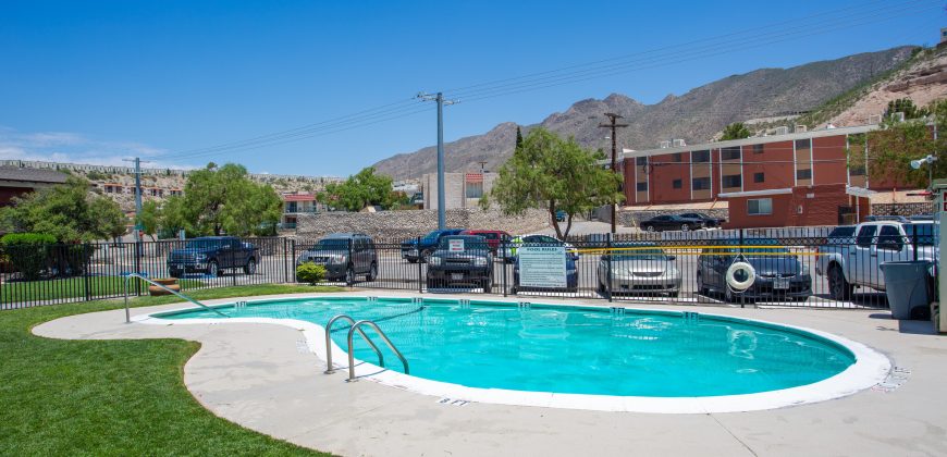 Paso Oeste Apartments