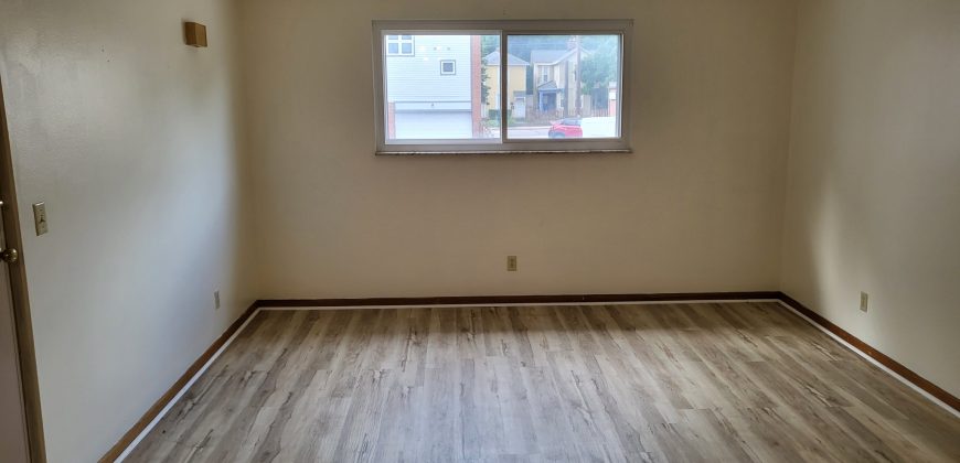 Two Bed One Bath Townhomes, Apt B Available Now! Two Bed One Bath Townhomes, Apt B Available Now!