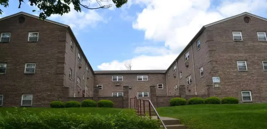 90 E 14th Ave Columbus, OH 43201 90 E 14th Ave Columbus, OH 43201