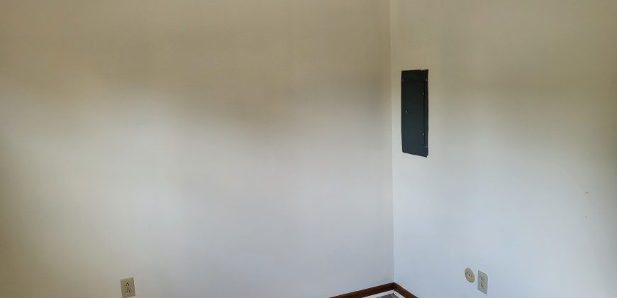 Two Bed One Bath Townhomes, Apt B Available Now! Two Bed One Bath Townhomes, Apt B Available Now!